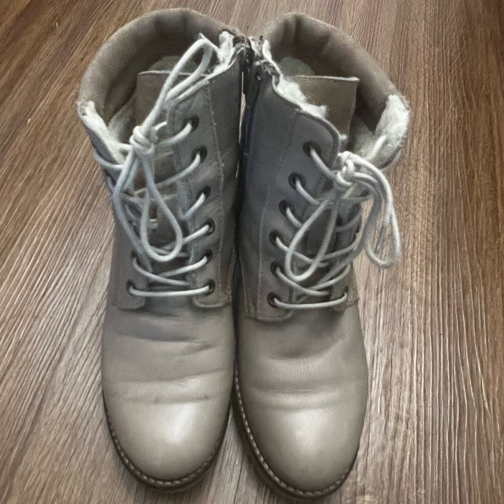 Stylish Gray Lace-Up Leather Women's Boots with side zipper and shearling